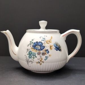 VTG,Ellegreve Wood & Sons of England Blue Floral Ironstone Teapot.